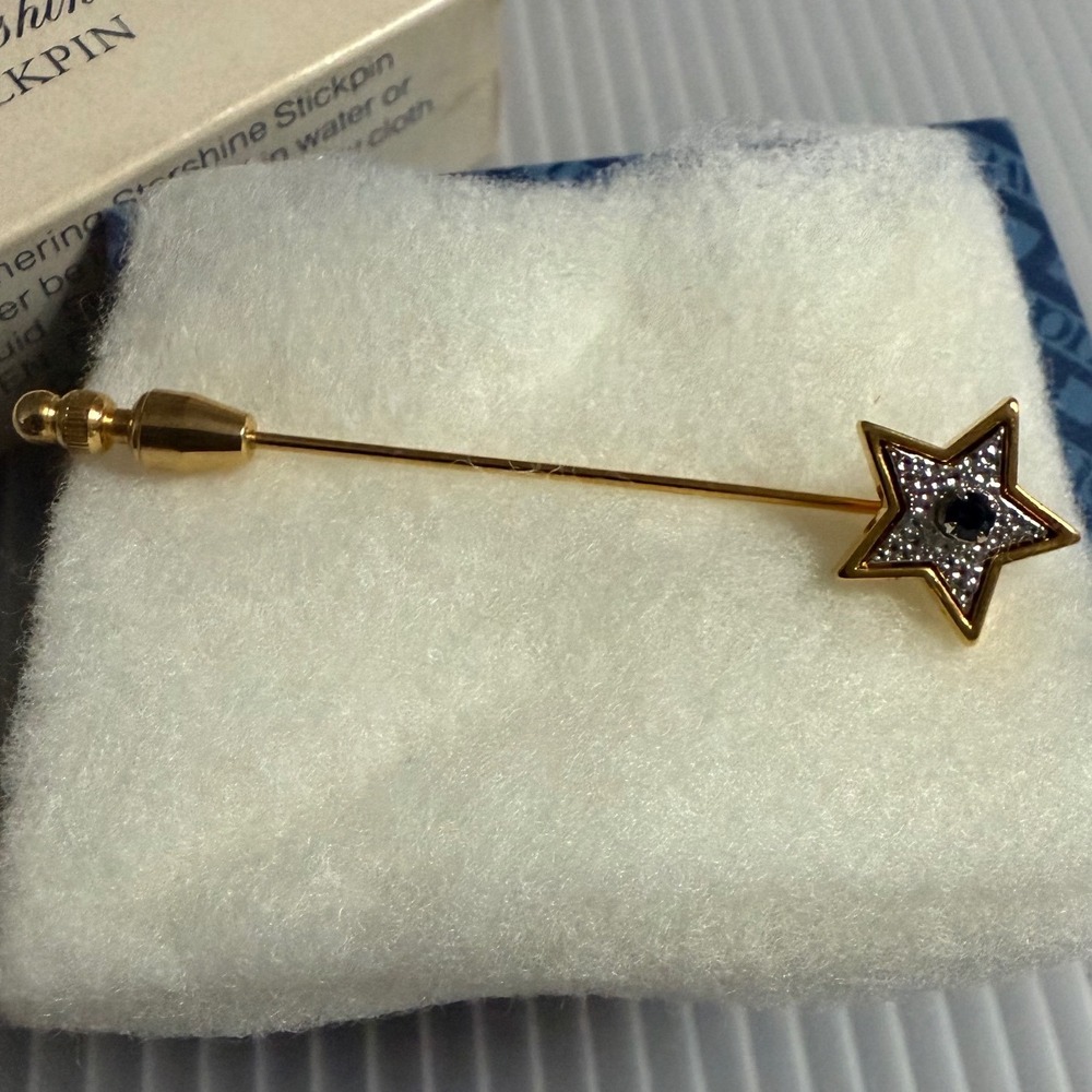 Avon Stickpin Womens OS Gold Vintage 1979 Starshine Fashion Accents Star Pin NIB - Picture 2 of 6
